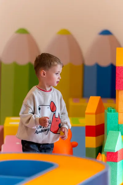 Gradnja od velikih mekanih kocki