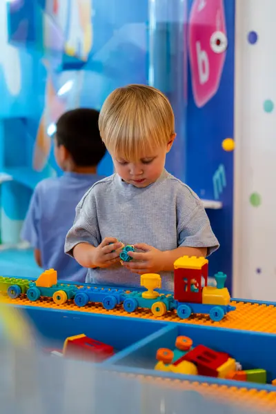 Slaganje lego kockica